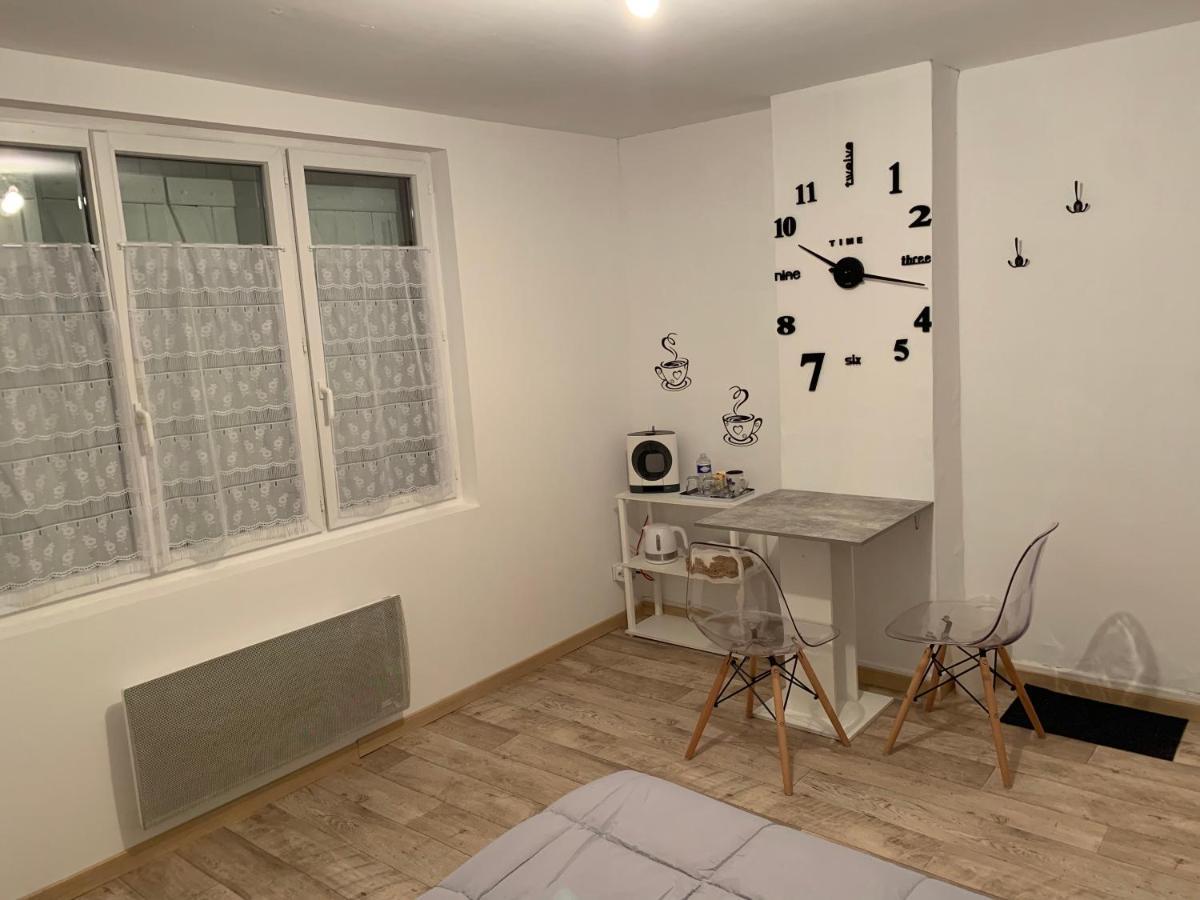 Ferienwohnung Studio Ideal Travail, Famille, Tout Y Est … Dompierre-sur-Besbre Exterior foto